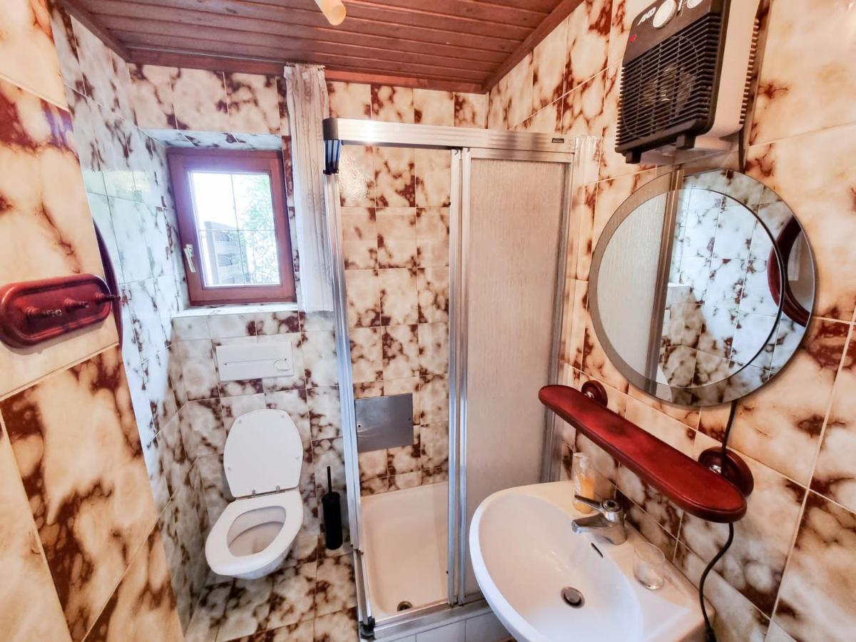 Ruhige Wohnung Mit Schoenem Eigengarten In Seeboden Am Millstaettersee Exteriör bild